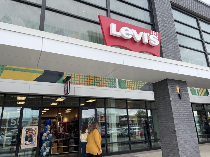 Tanger outlets sales levi's store